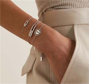 سرمایه‌گذاری در طلا: آیا در شرایط کنونی اقتصادی و نوسانات بازار زمان مناسبی برای ورود به این بازار امن است؟