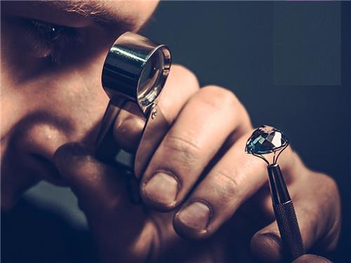 دوره الماس‌شناسی