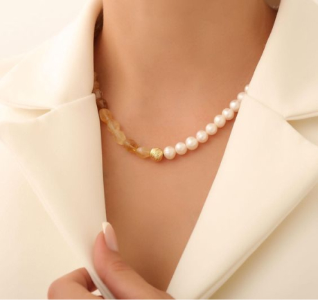 سرمایه‌گذاری در طلا: آیا در شرایط کنونی اقتصادی و نوسانات بازار زمان مناسبی برای ورود به این بازار امن است؟